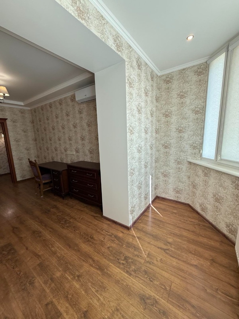 продажа трехкомнатной квартиры номер A-173671 в Киевском районе, фото номер 16